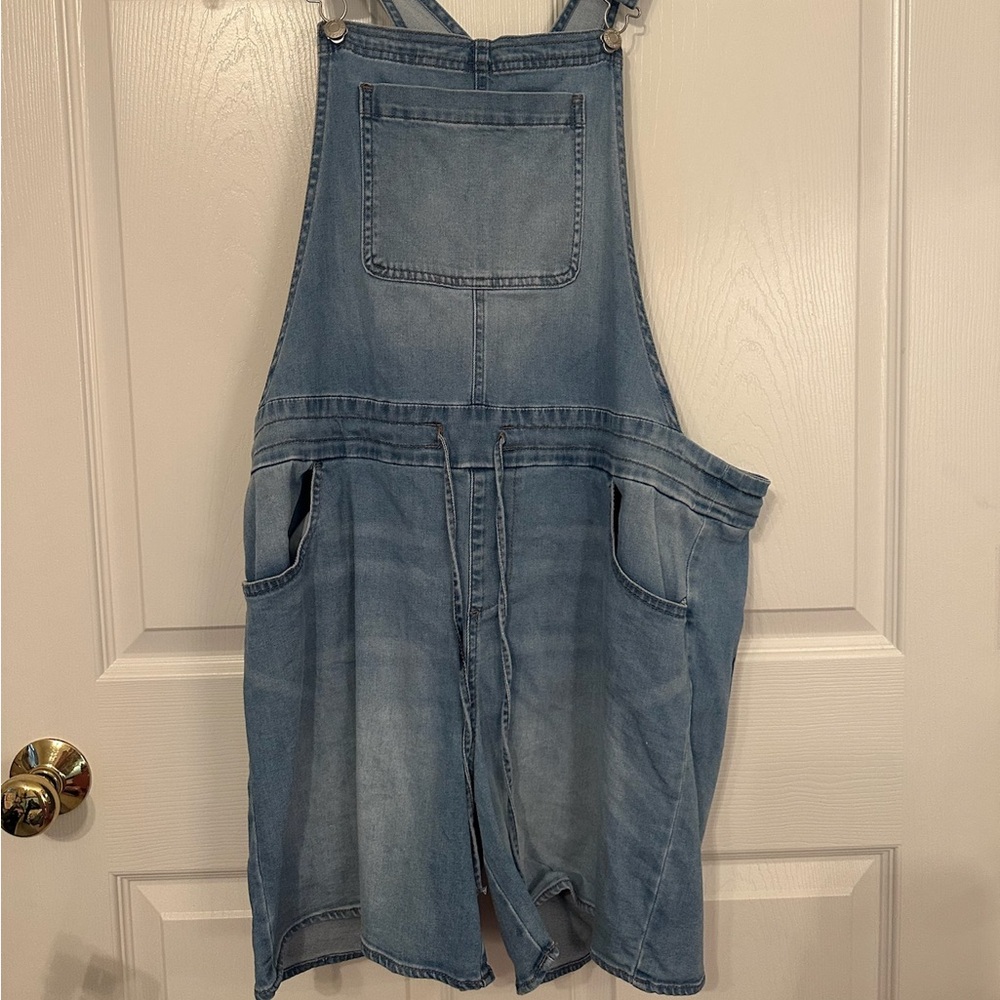 Maurices Light Blue Denim Women Jeans Overalls